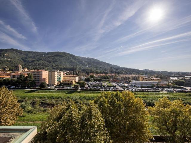 Appartamento in vendita di 260 m² in Via Giovanni Amendola