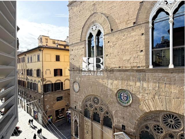 Appartamento in vendita di 260 m² in Via dei Calzaiuoli