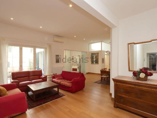 Appartamento in vendita di 260 m² in Via dei Pilastri