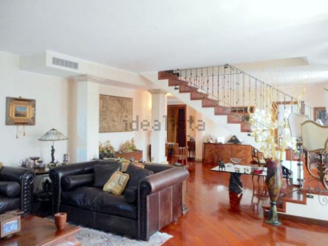 Appartamento in vendita di 260 m² in Via E. Vendramini