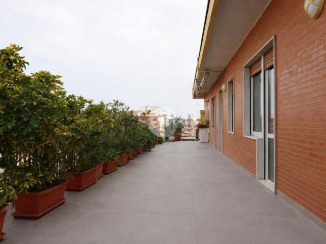 Appartamento in vendita di 260 m² in Via Filippo Corridoni, 46