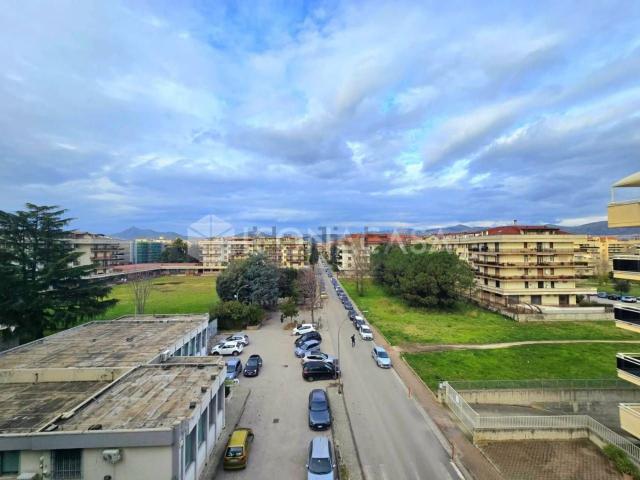 Appartamento in vendita di 260 m² in Via Firenze