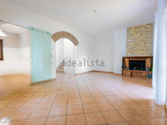 Appartamento in vendita di 260 m² in Via K. Adenauer, 2