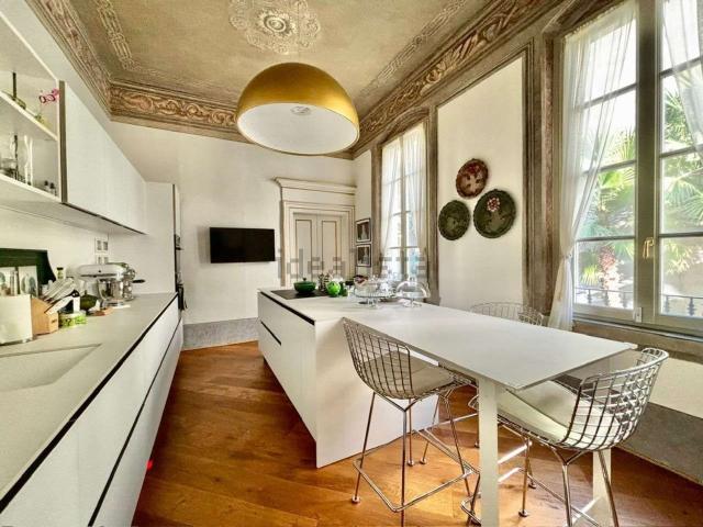 Appartamento in vendita di 260 m² in Via Marsala