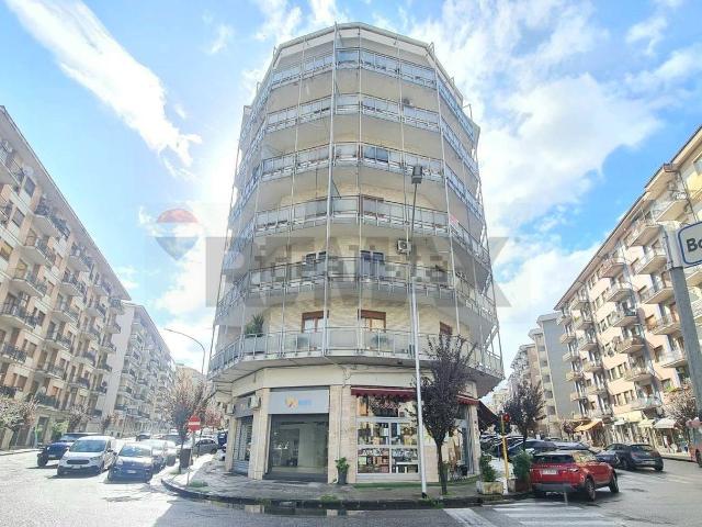 Appartamento in vendita di 260 m² in Via Nicola Serra, 96