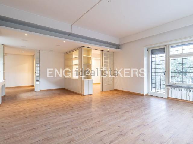 Appartamento in vendita di 260 m² in Via Salsomaggiore