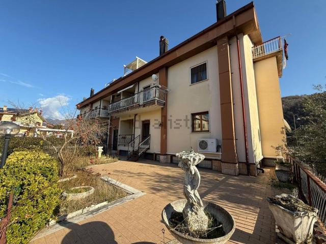 Appartamento in vendita di 260 m² in Via Palmiro Togliatti, 12