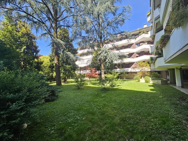 Appartamento in vendita di 260 m² in Via Paolo Thaon di Revel, 2