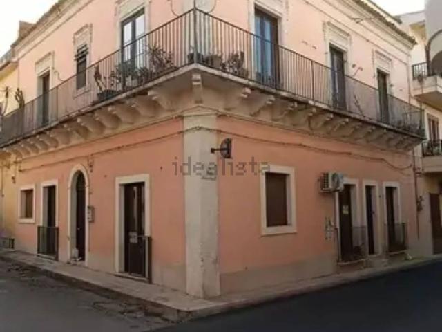 Appartamento in vendita di 260 m² in Via Trieste