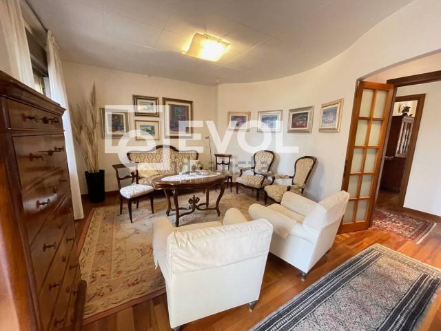 Appartamento in vendita di 260 m² in Via Udine
