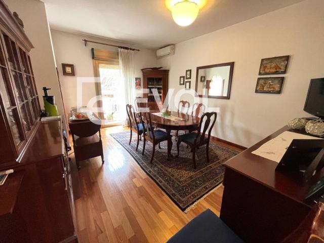 Appartamento in vendita di 260 m² in Via Udine