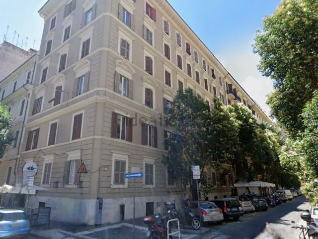 Appartamento in vendita di 260 m² in Via Valadier, 39