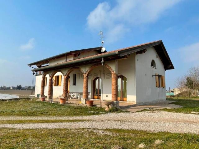 Appartamento in vendita di 260 m² in Via Vecchia Romea