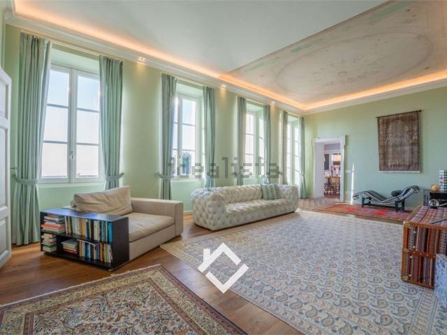 Appartamento in vendita di 260 m² in Via Vittorio Emanuele II