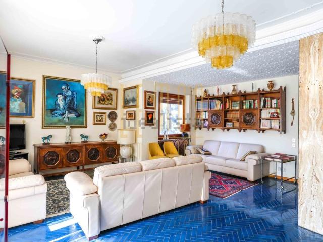 Appartamento in vendita di 260 m² in Viale Alessandro Manetti