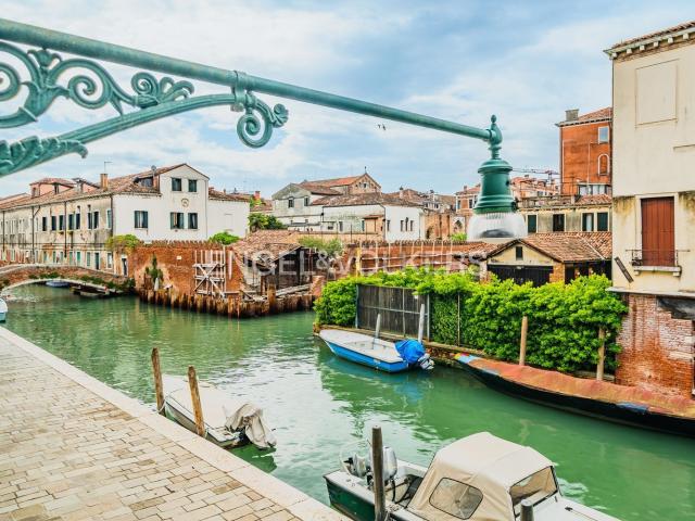 Appartamento in vendita di 260 m² in Fondamenta de la Misericordia