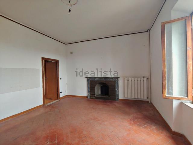 Appartamento in vendita di 260 m² in Piazza Don Mauro Franci, 2