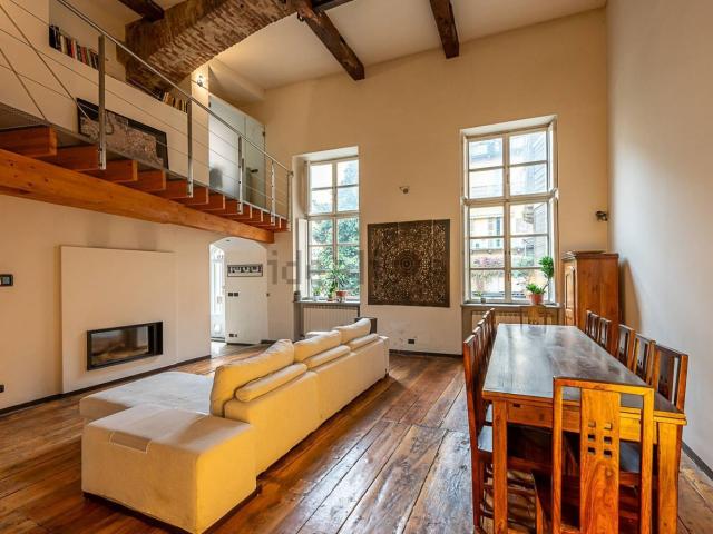 Appartamento in vendita di 261 m² in Via Gian Francesco Bellezia