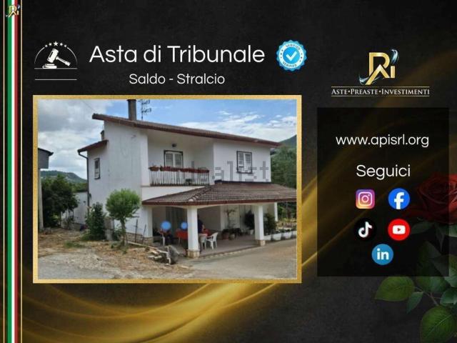 Appartamento in vendita di 261 m² in Via SCALONGA