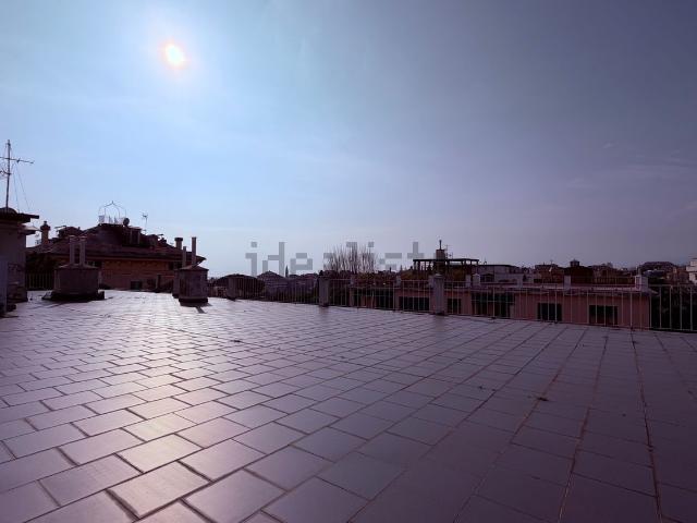 Appartamento in vendita di 261 m² in Piazza Leonardo Da Vinci