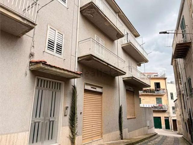 Appartamento in vendita di 262 m² in Via Camerota