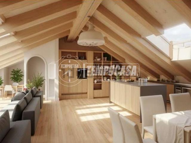 Appartamento in vendita di 263 m² in Via Comuni Gemellati, 99