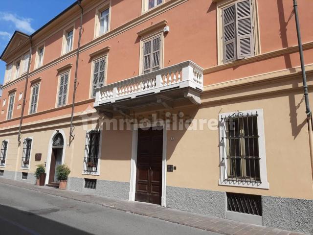 Appartamento in vendita di 263 m² in Via Cesare Battisti, 9
