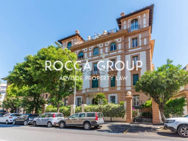 Appartamento in vendita di 263 m² in Via Antonio Bertoloni