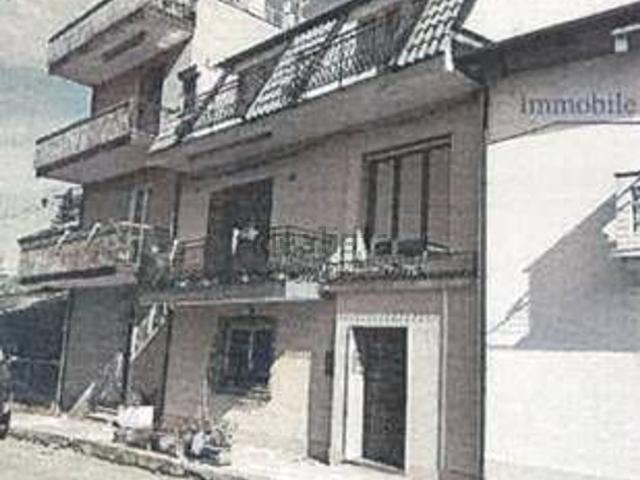 Appartamento in vendita di 263 m² in Via Francesco Crispi
