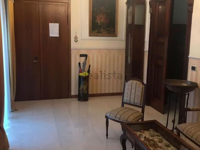 Appartamento in vendita di 264 m² in Via Giannone, 15