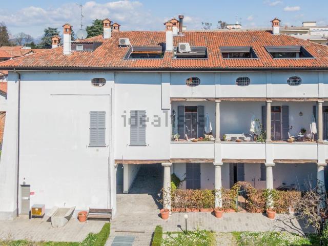 Appartamento in vendita di 264 m² in Via Jacopo da Trezzo, 39