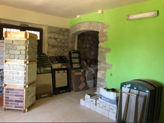 Appartamento in vendita di 264 m² in Strada Statale 430