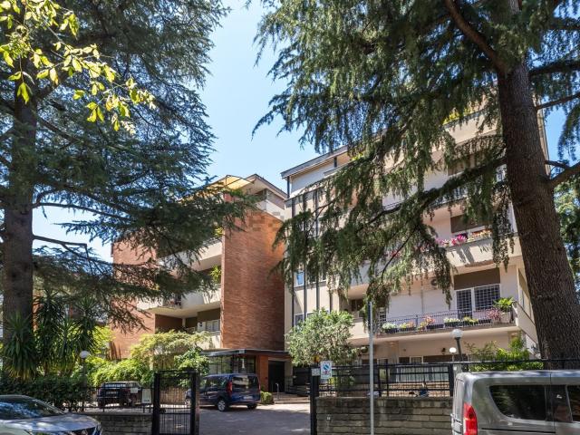Appartamento in vendita di 265 m² in Via Carlo Dossi
