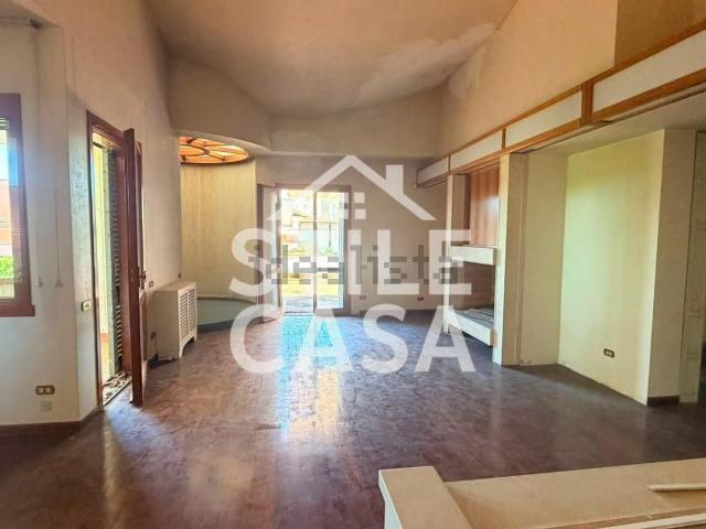 Appartamento in vendita di 265 m² in Via Francesca Sud, 31