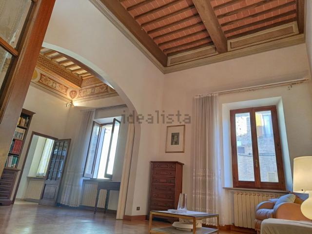 Appartamento in vendita di 265 m² in Via Pantaneto