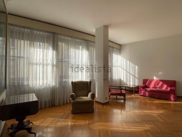 Appartamento in vendita di 265 m² in Via Uberto Visconti di Modrone, 8