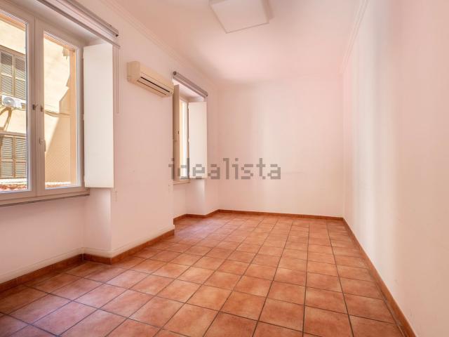 Appartamento in vendita di 265 m² in Via Valadier