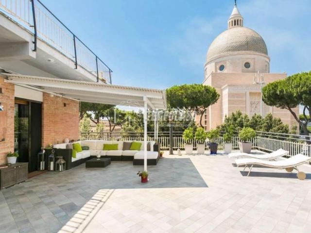Appartamento in vendita di 265 m² in Viale dei Santi Pietro e Paolo