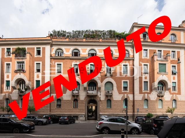 Appartamento in vendita di 266 m² in Via Giovanni Battista Martini