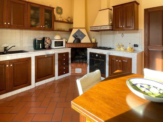 Appartamento in vendita di 266 m² in Via Tosco Romagnola Nord, 62