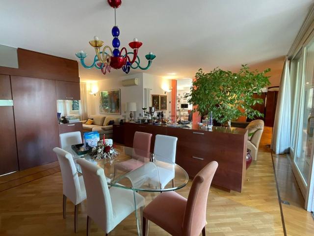 Appartamento in vendita di 266 m² in Via Volturno, 2