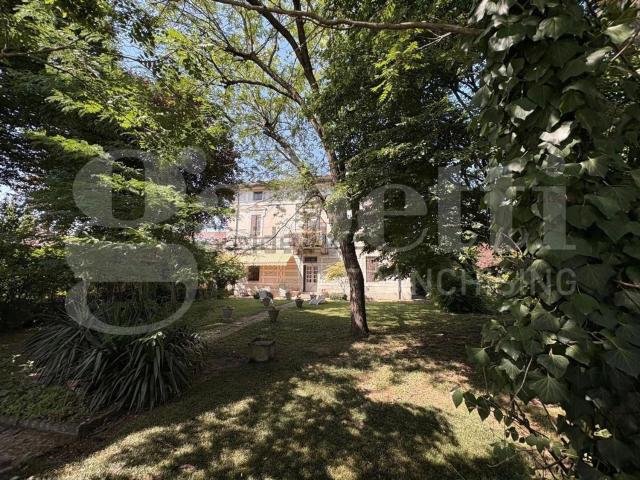 Appartamento in vendita di 267 m² in Via Croce Grande, 15