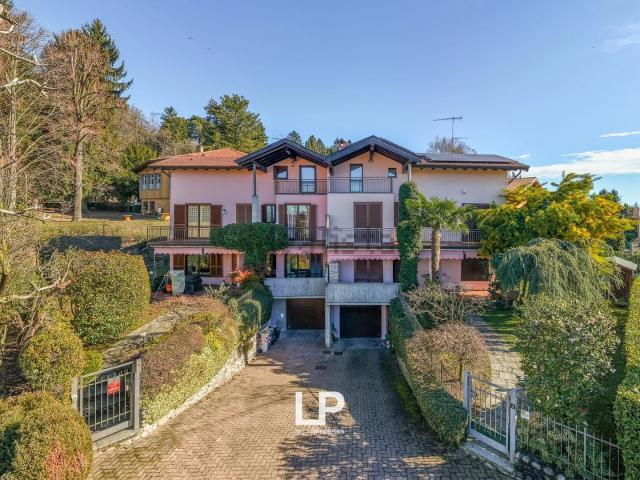 Appartamento in vendita di 267 m² in Via Giuseppe Mazzini, 3
