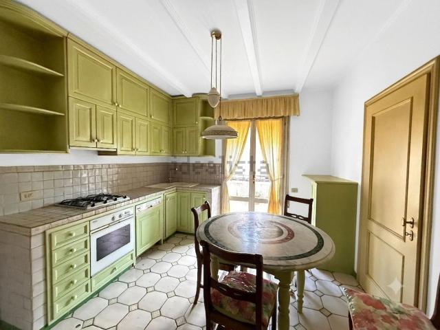 Appartamento in vendita di 267 m² in Via Matera