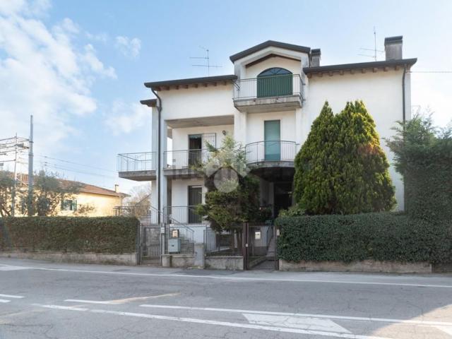 Appartamento in vendita di 267 m² in Via Sant&apos Eurosia