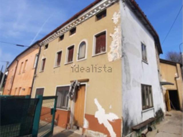 Appartamento in vendita di 267 m² in Via XXV Aprile, 13
