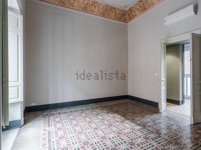 Appartamento in vendita di 268 m² in Via E. A. Pantano, 93