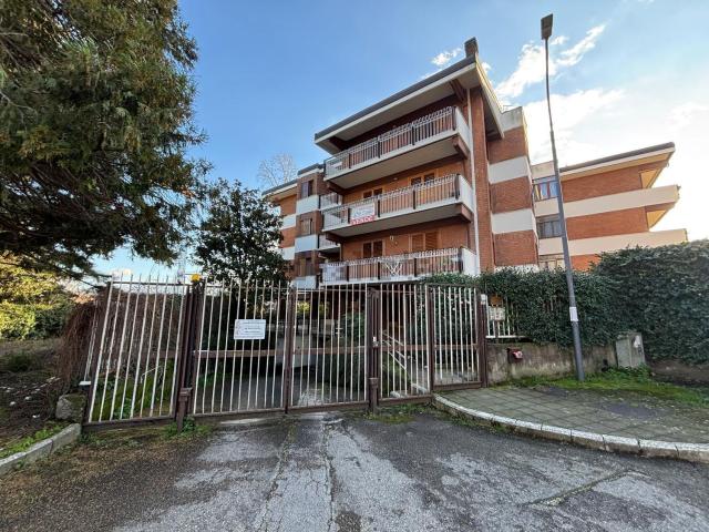 Appartamento in vendita di 268 m² in Via Ernesto Pontieri, 15
