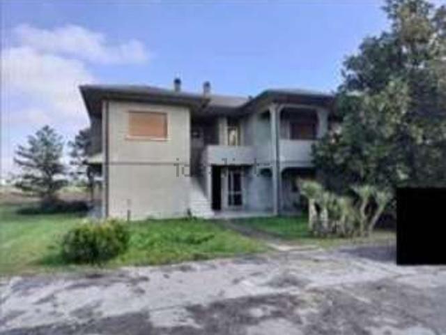 Appartamento in vendita di 268 m² in Via Romea