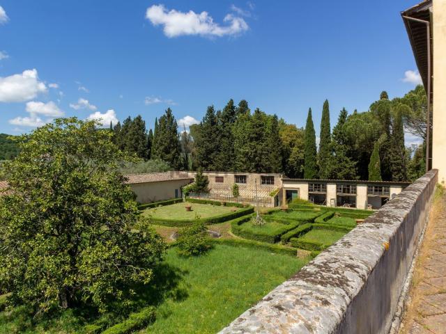 Appartamento in vendita di 268 m² in Via Volterrana, 100